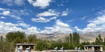 Le Mentok Resort with a dramatic backdrop of mountains