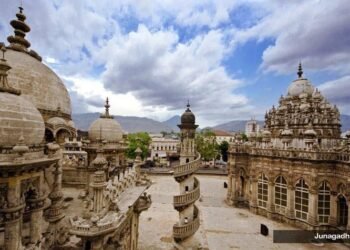 Junagadh Gujarat photo by Incredible India