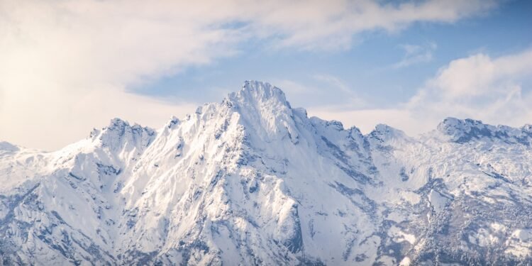 Snow peak around Menchuka